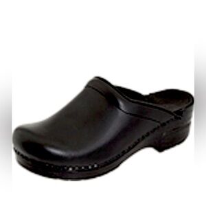 Dansko -black box Sonja mule 7.5-8